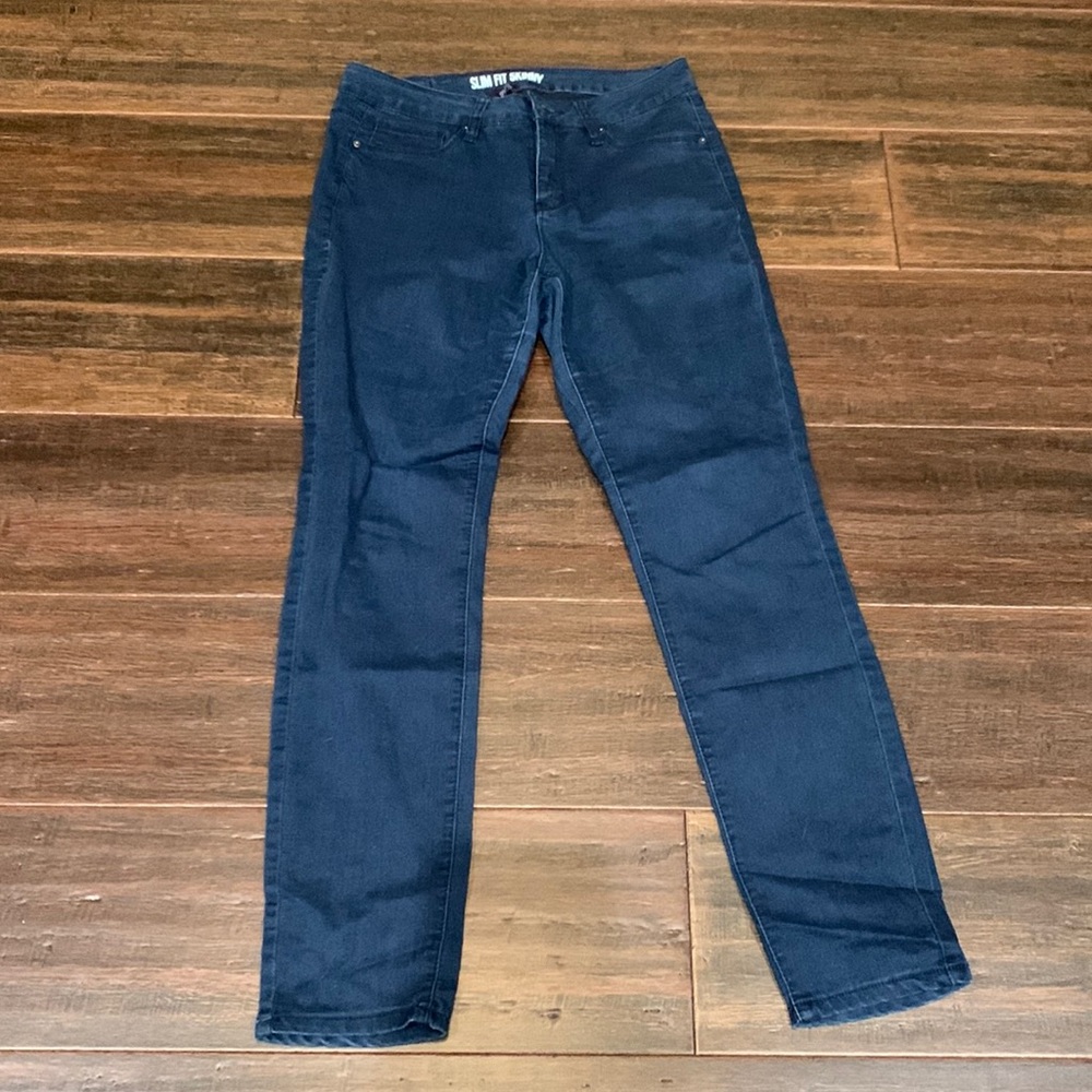 Royalty For Me slim fit skinny jegging. Size 6
